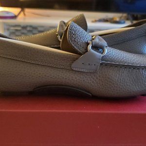 Salvatore Ferragamo Grand Prix Leather Loafers Pebble Grey calf size 8
